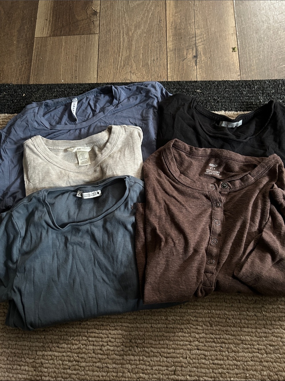 Women’s Bundle Zara H&M Aerie S/M short sleeve brown button down is long sleeve.